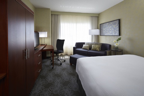 Courtyard by Marriott Montreal Airport , QC H4M 2Z5 near Montreal-Pierre Elliott Trudeau Int. Airport View Point 21