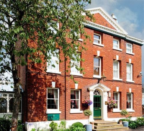 ETROP GRANGE HOTEL ,  M90 4EG near Manchester Airport View Point 1