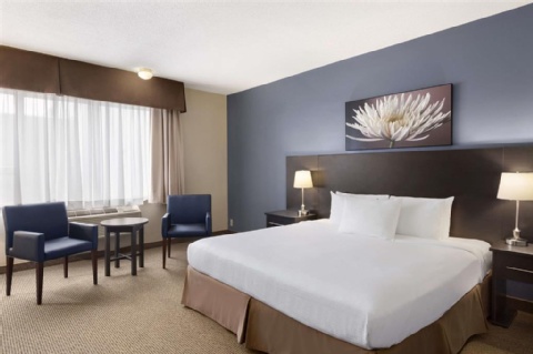 Days Inn by Wyndham Montreal Airport Conference Centre , QC PQ H4S 1C8 near Montreal-Pierre Elliott Trudeau Int. Airport View Point 12