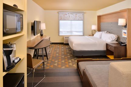Holiday Inn Kansas City Airport , MO 64153 near Kansas City International Airport View Point 39