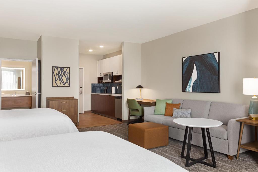 Staybridge Suites Montreal Airport - St-Laurent by IHG , QC H4S 1C8 near Montreal-Pierre Elliott Trudeau Int. Airport View Point 19