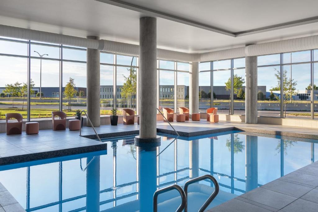 Staybridge Suites Montreal Airport - St-Laurent by IHG , QC H4S 1C8 near Montreal-Pierre Elliott Trudeau Int. Airport View Point 18