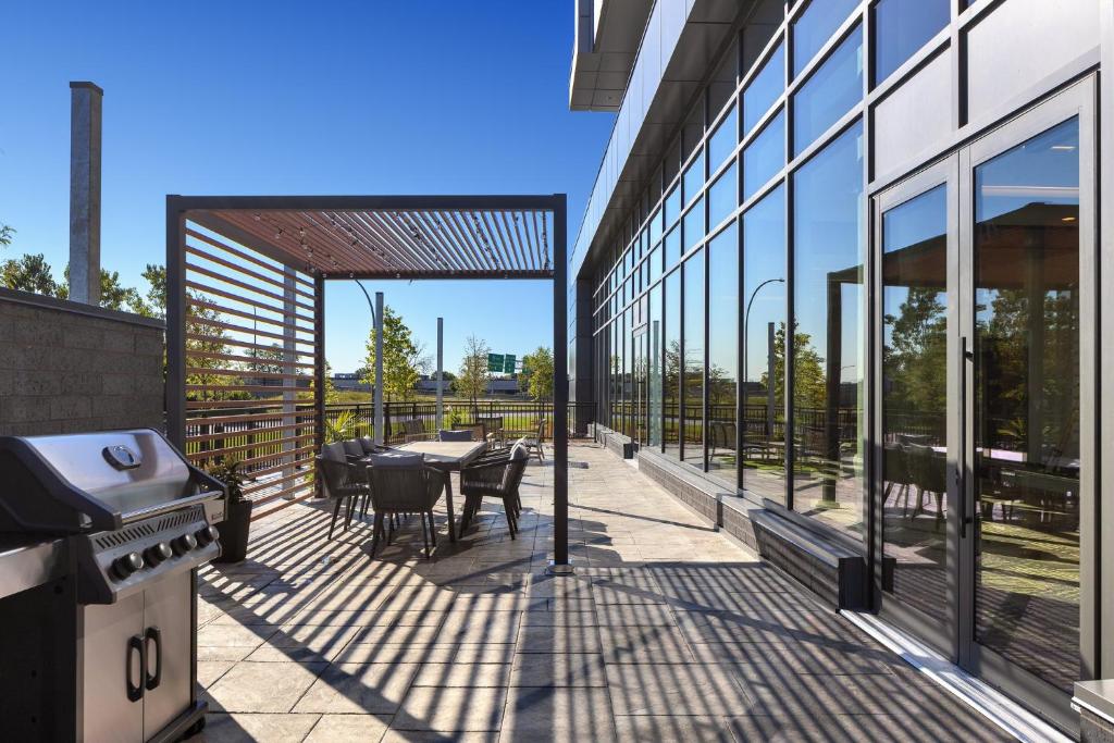 Staybridge Suites Montreal Airport - St-Laurent by IHG , QC H4S 1C8 near Montreal-Pierre Elliott Trudeau Int. Airport View Point 5