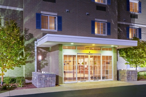 Candlewood Suites Milwaukee Airport-Oak Creek by IHG , WI 53154 near General Mitchell International Airport View Point 3