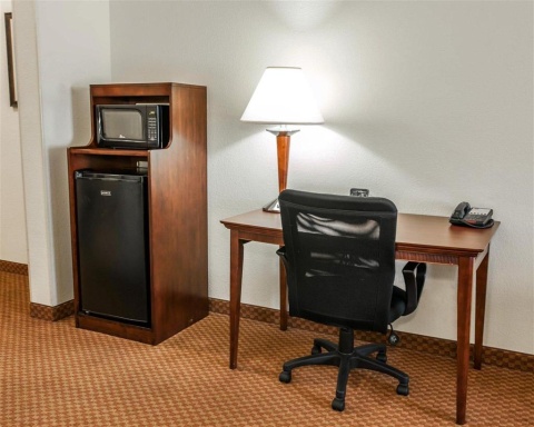 Comfort Suites near Indianapolis Airport , IN 46241 near Indianapolis International Airport View Point 21