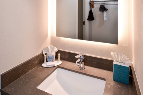 Fairfield Inn and Suites by Marriott Arlington Near Six Flags , TX 76006 near Dallas-fort Worth International Airport View Point 12