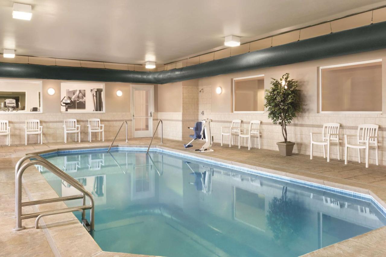 Country Inn And Suites Indianapolis Airport South , IN 46221 near Indianapolis International Airport View Point 10