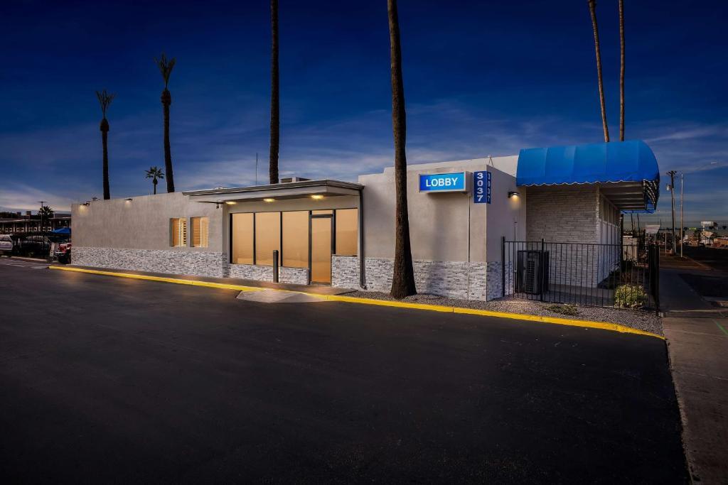 Surestay Hotel by BEST WESTERN Phoenix Airport , AZ 85008 near Sky Harbor International Airport View Point 5