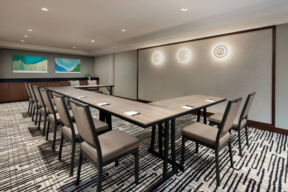 Ac Hotels By Marriott Honolulu 9