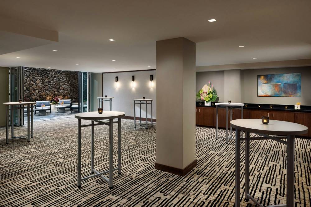 Ac Hotels By Marriott Honolulu 7