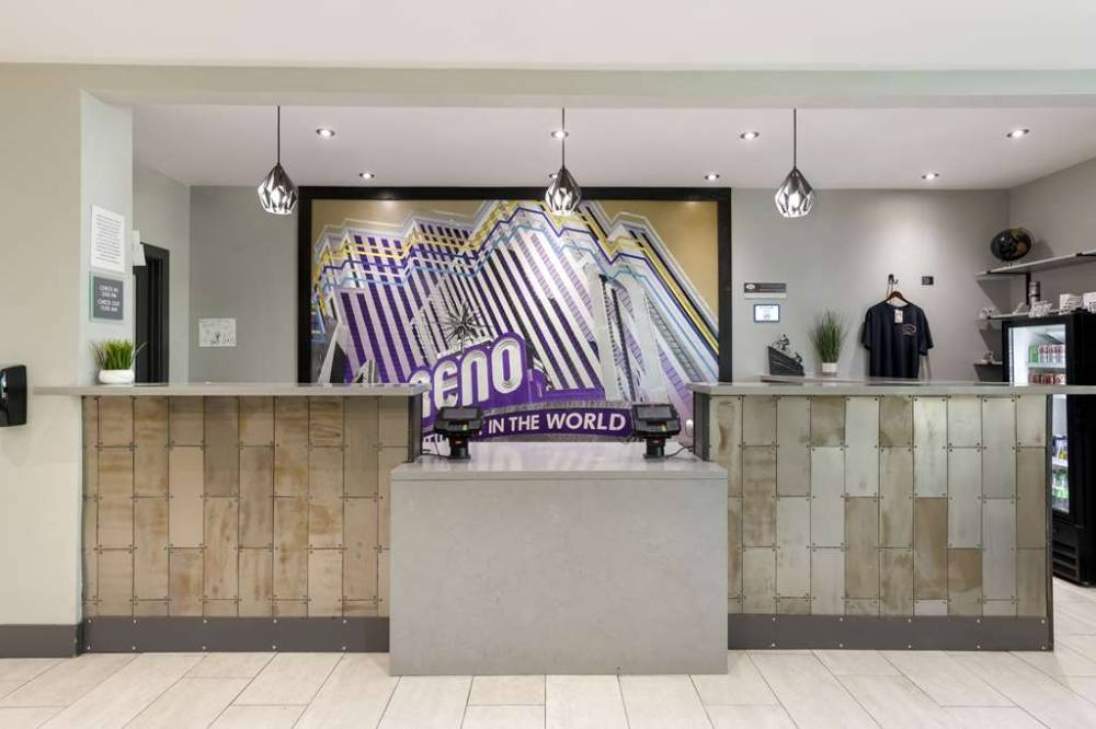 Aiden By Best Western South Reno 6