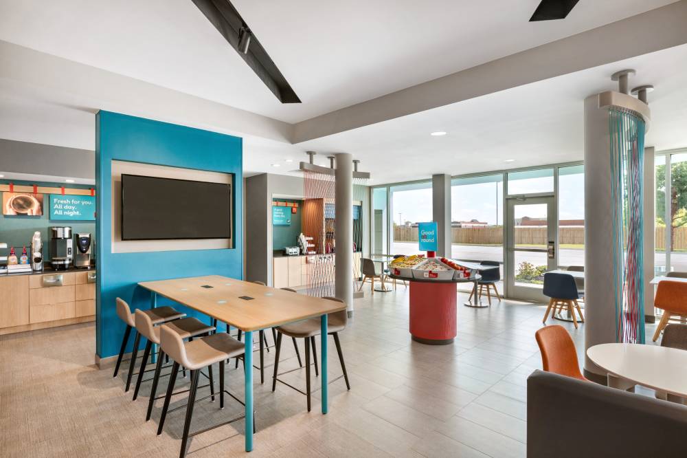 Avid Hotels Oak Creek 7