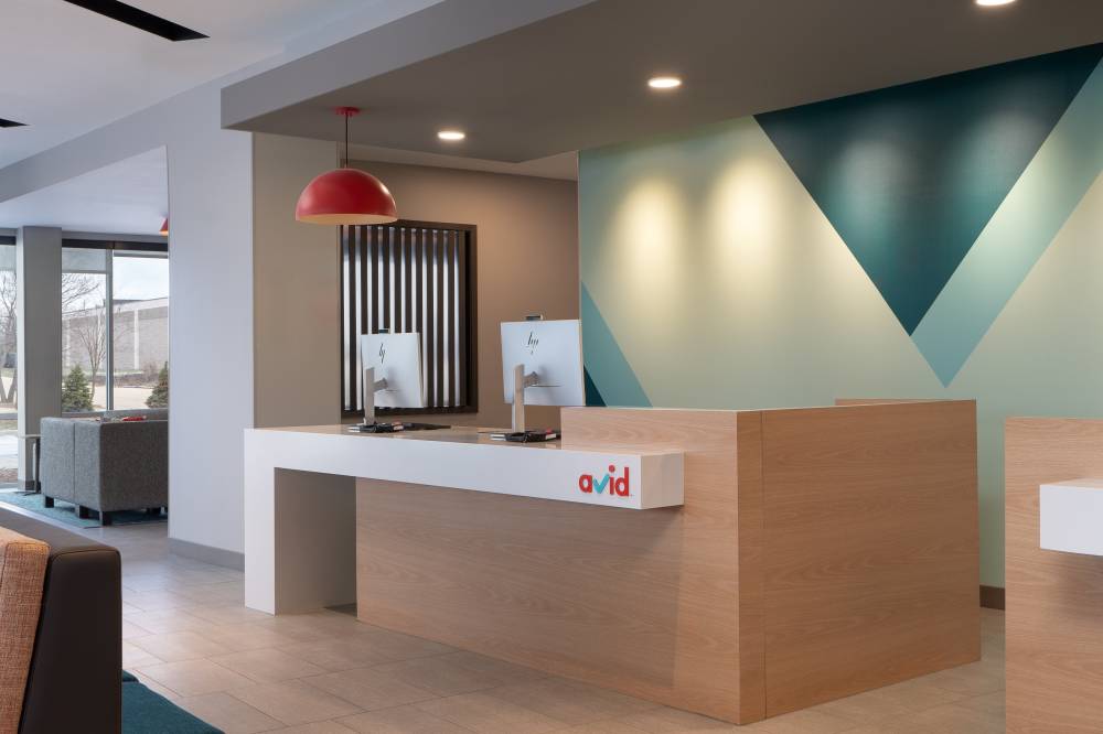 Avid Hotels Oak Creek 2