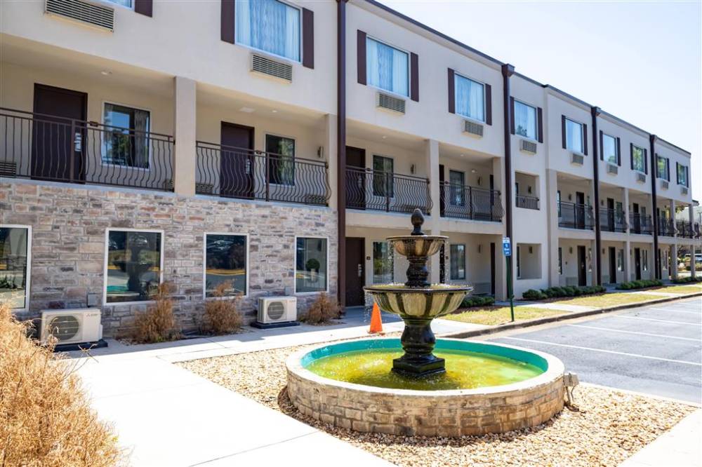 Baymont By Wyndham College Park Atlanta Airport South 2
