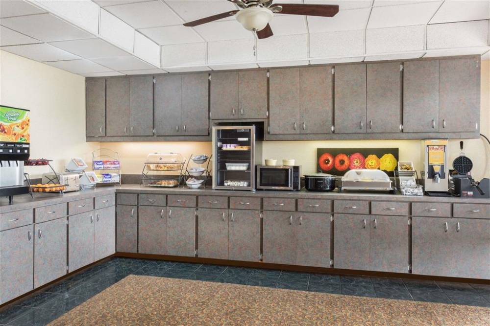 Baymont By Wyndham Fayetteville 3