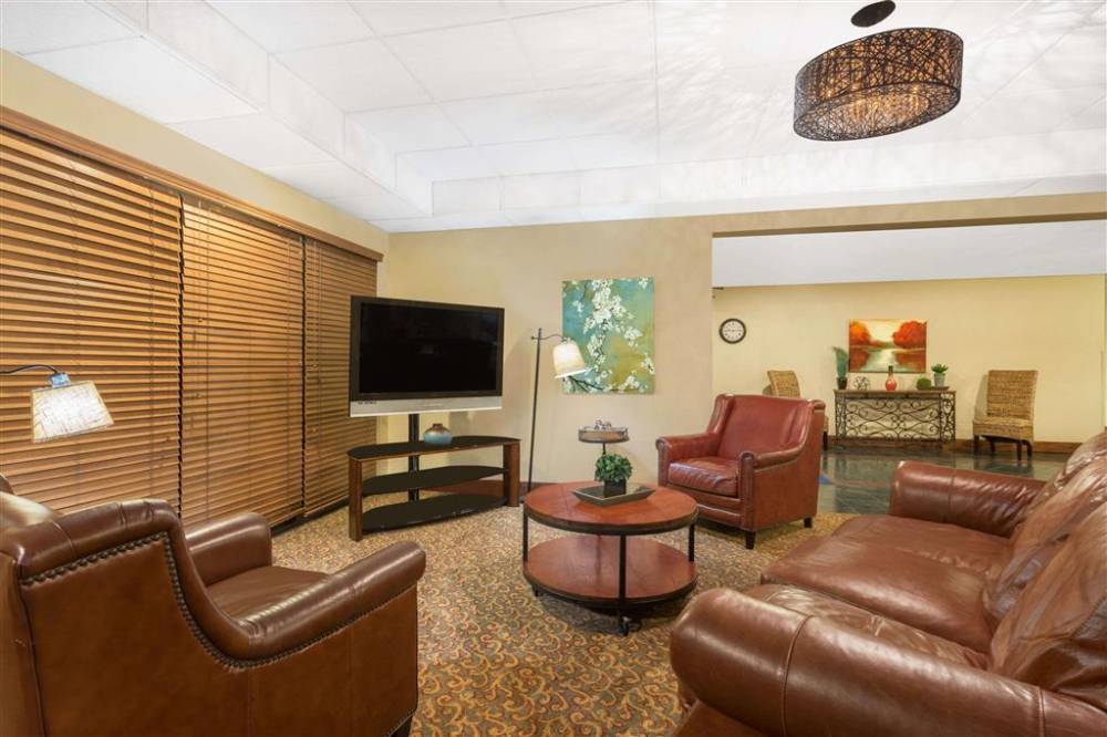 Baymont By Wyndham Fayetteville 2