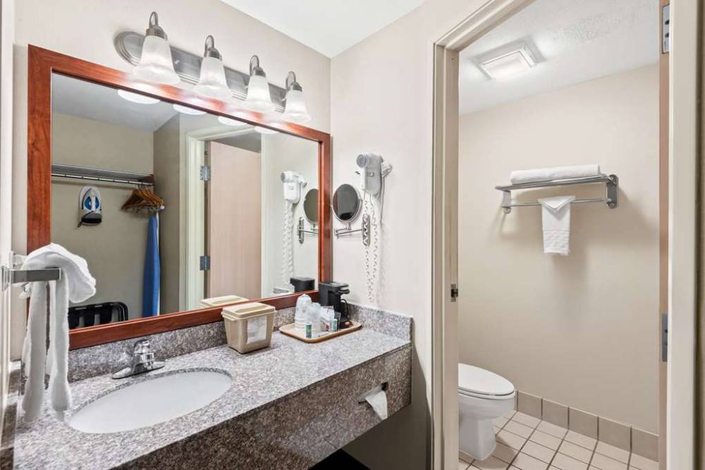 Best Western Airport Inn 7