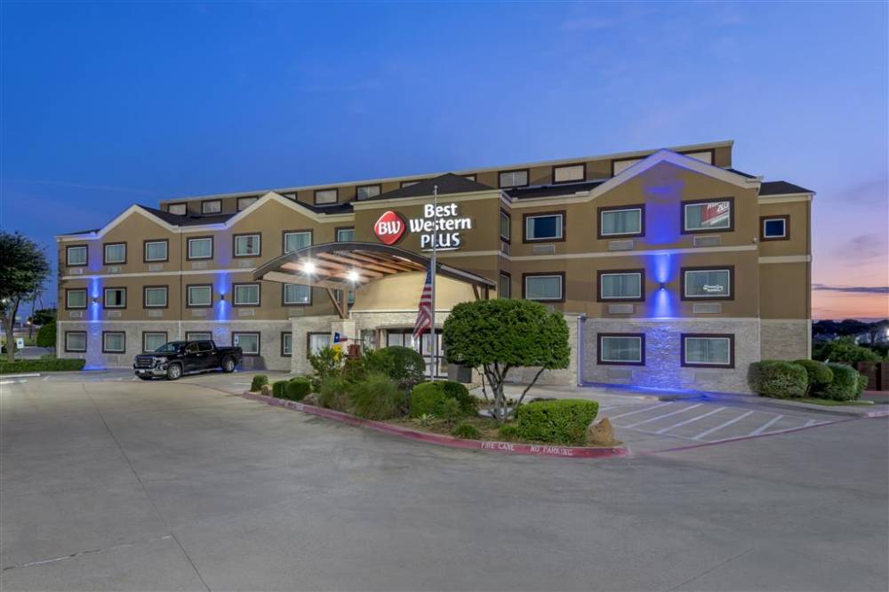 Best Western Plus Arlington North Hotel & Suites 1