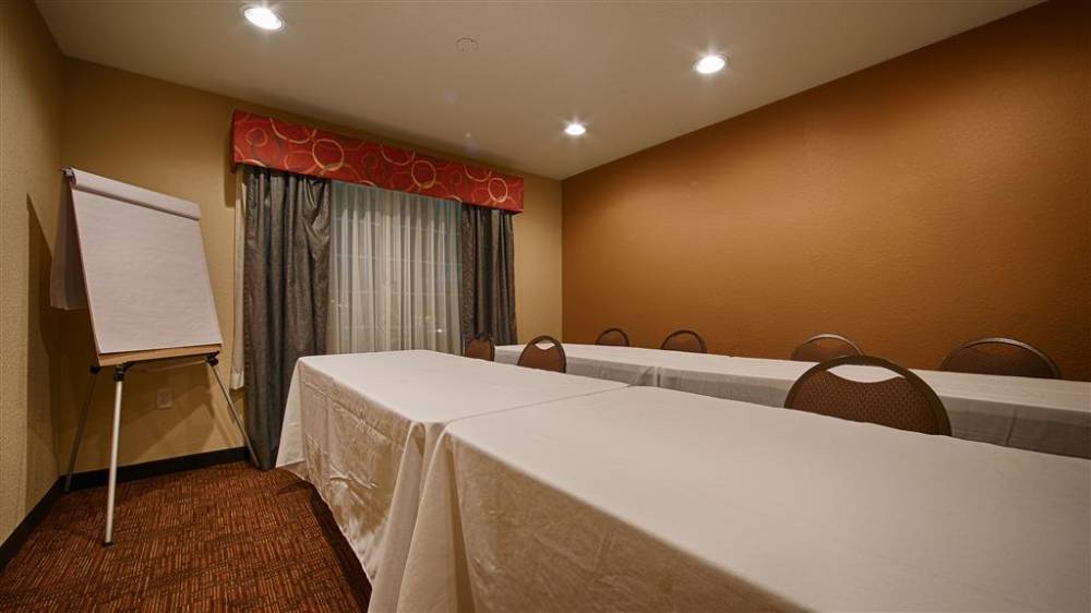 Best Western Plus Fort Wayne Inn & Suites North 4