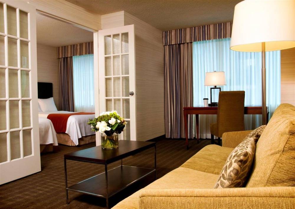Cambridge Suites Toronto 10