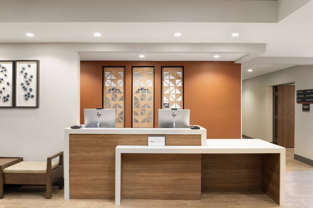 Candlewood Stes Midtown By Ihg 4