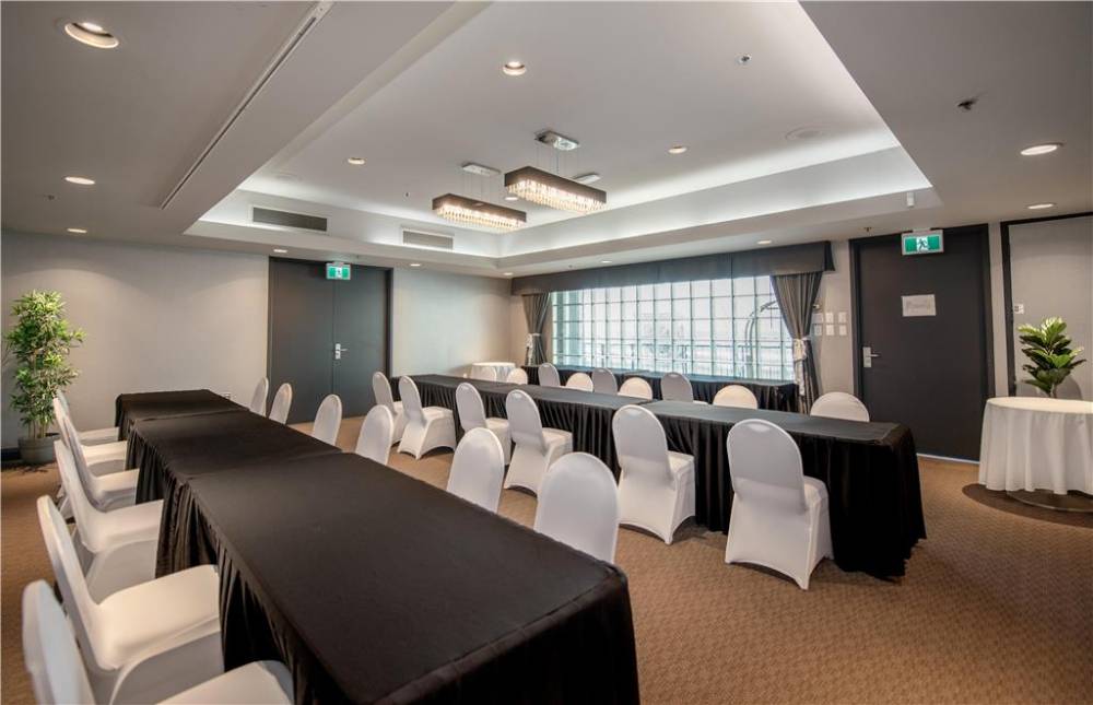 Coast Lonsdale Quay Hotel 2