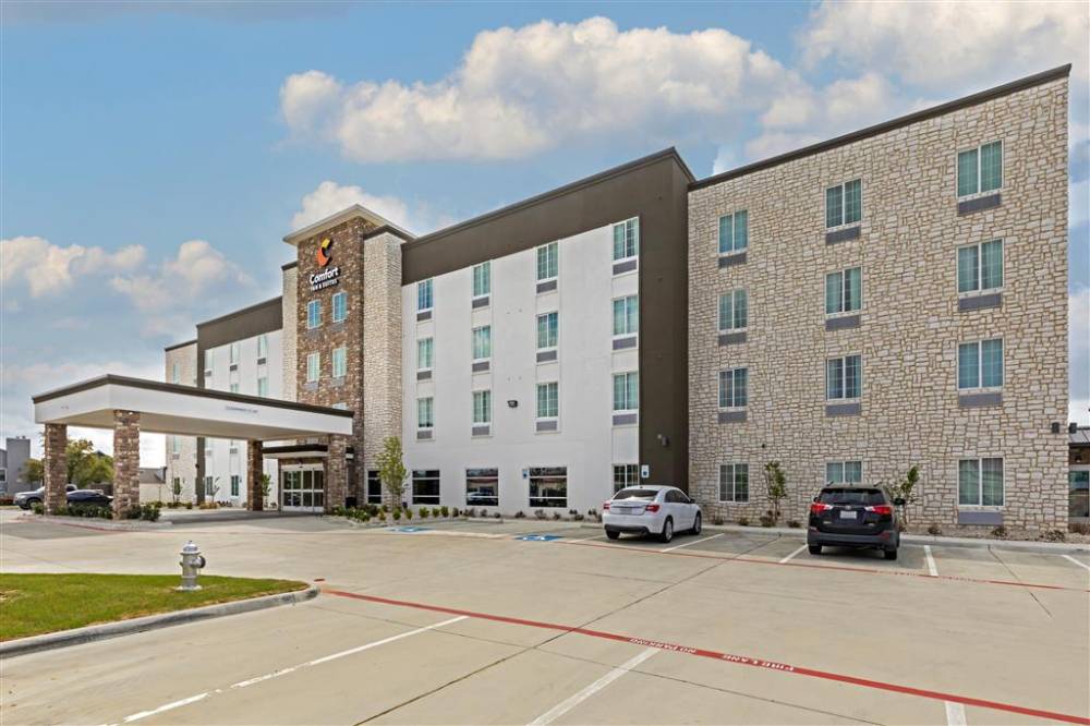 Comfort Inn And Suites Euless 2