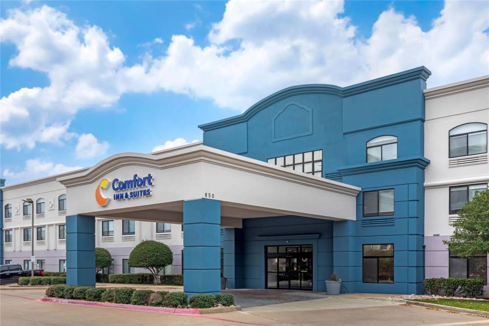 Comfort Inn And Suites Irving Las Colinas Dfw 1