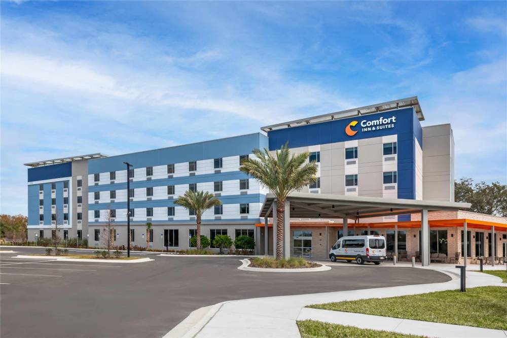 Comfort Inn And Suites Orlando Sanford Airport 1