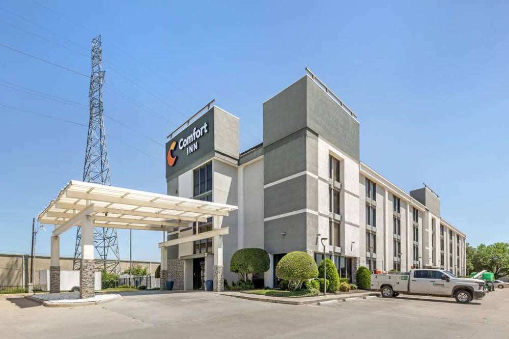 Comfort Inn Dallas North Love Field Airport 2