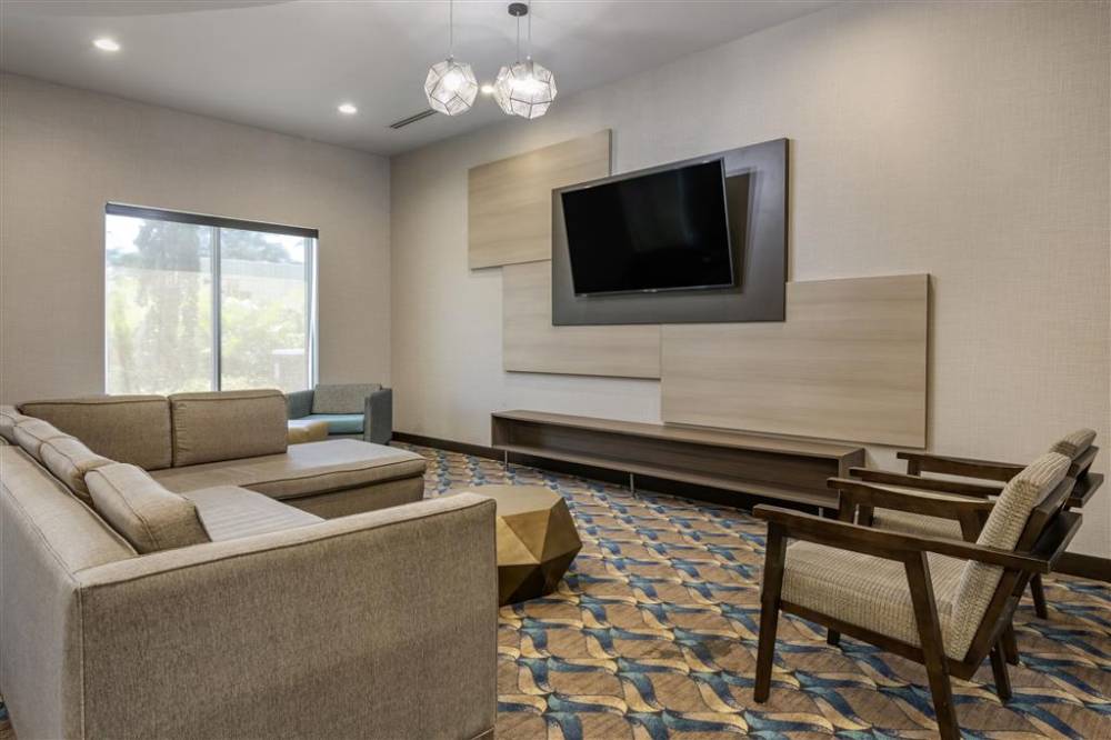 Comfort Suites Fort Lauderdale Airport A 7