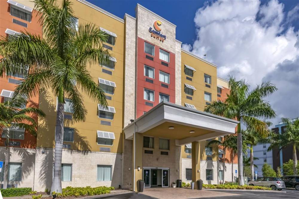 Comfort Suites Fort Lauderdale Airport S 1