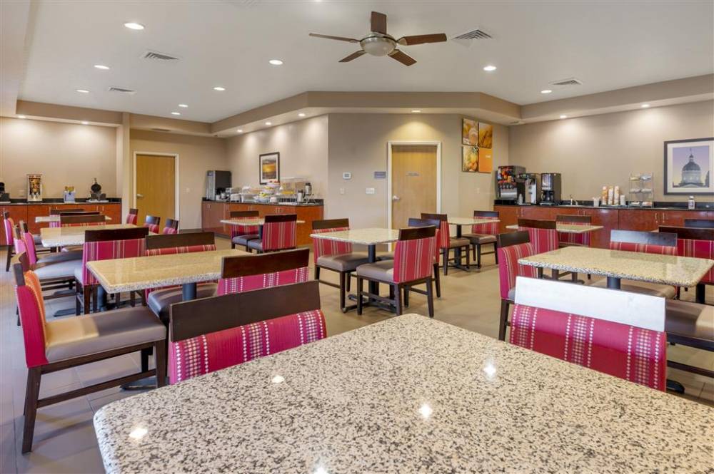 Comfort Suites Merrillville Near Us 30 7