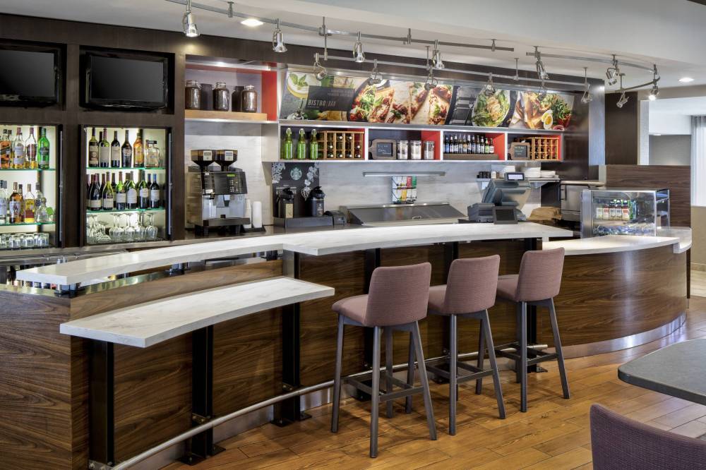 Courtyard By Marriott Dallas Arlington Entertainment District 8