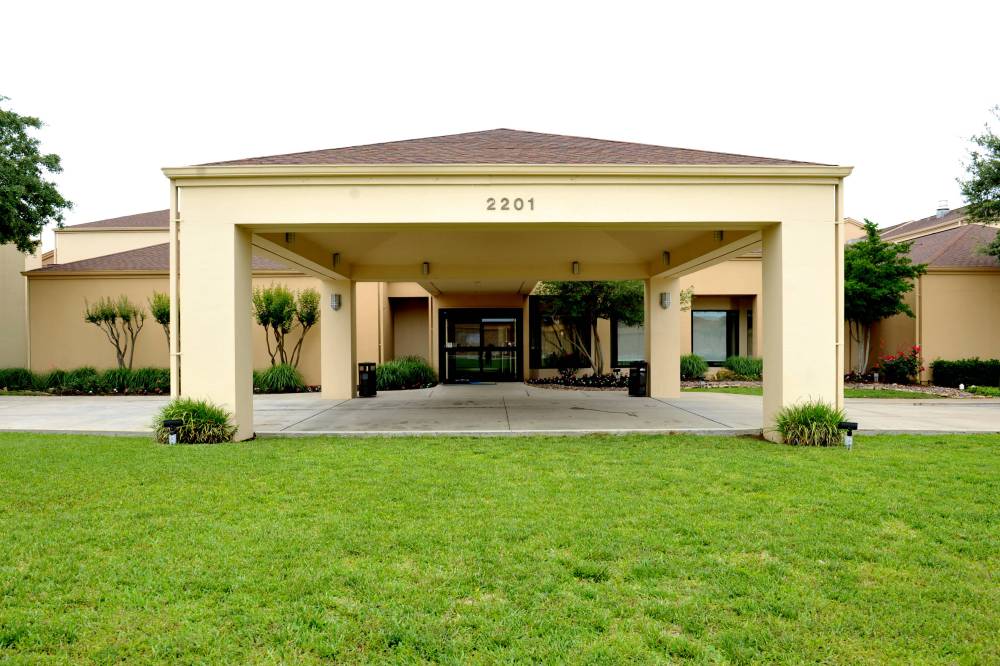 Courtyard By Marriott Dallas-fort Worth Bedford 7