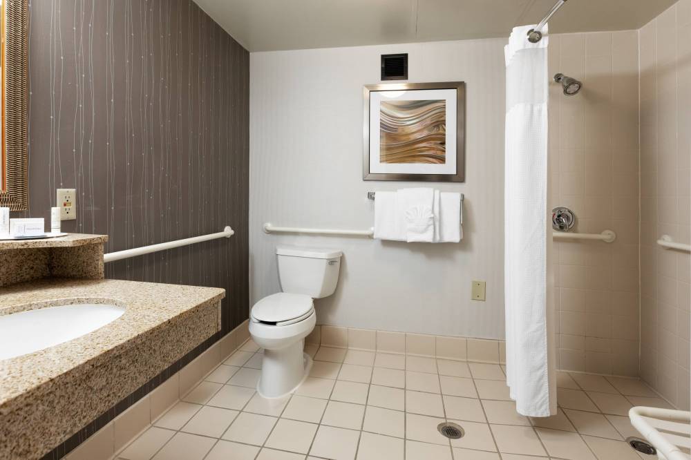 Courtyard By Marriott Dallas-fort Worth Bedford 3