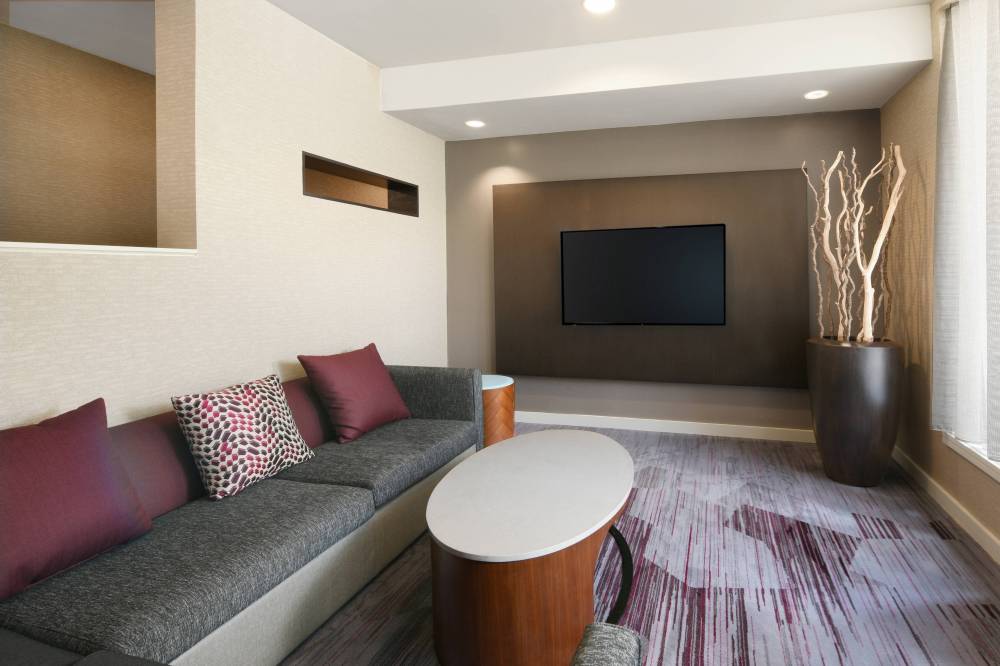 Courtyard By Marriott Dallas Las Colinas 9