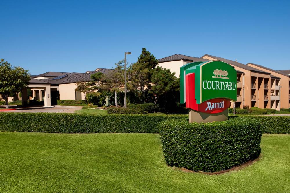 Courtyard By Marriott Dallas Las Colinas 1
