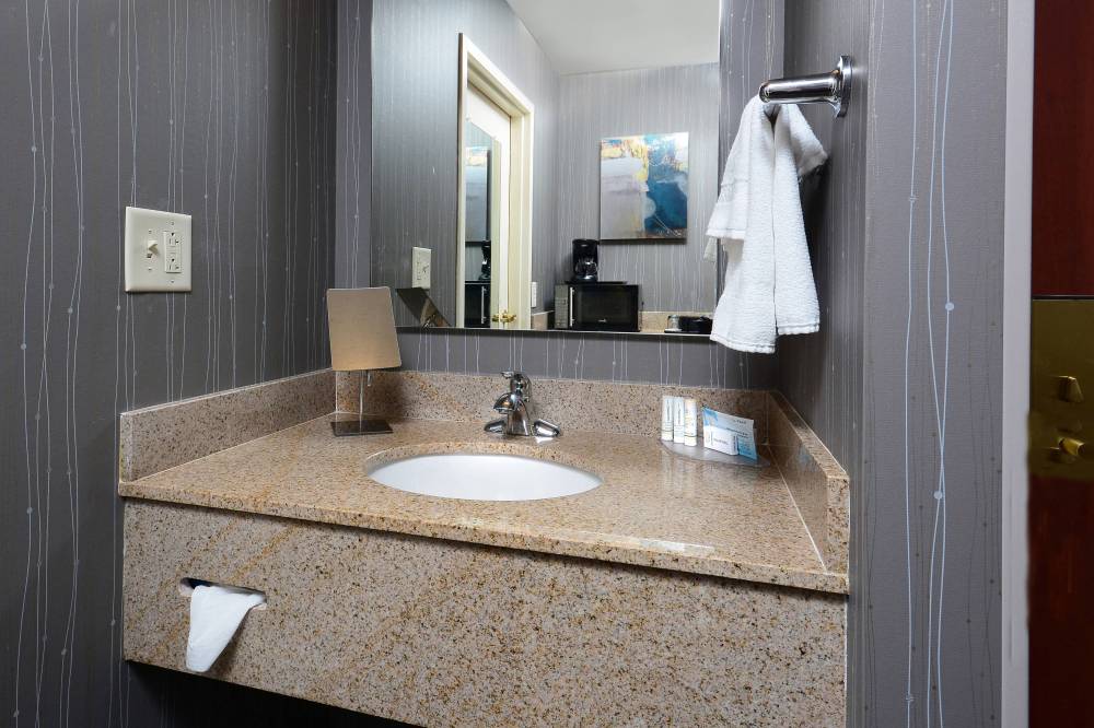 Courtyard By Marriott Danville 1