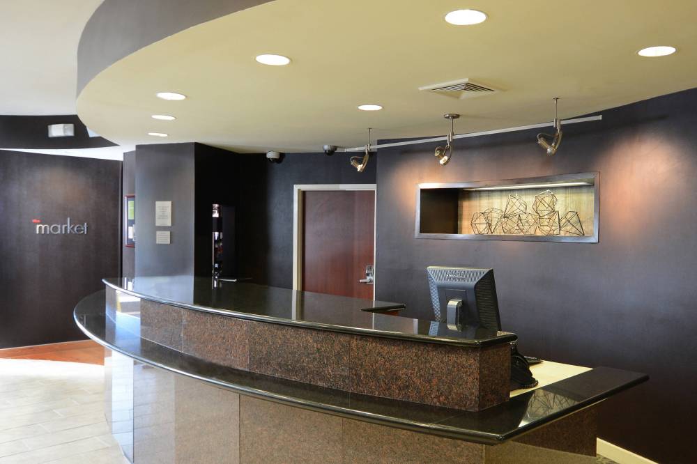 Courtyard By Marriott Danville 4