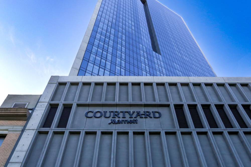 Courtyard By Marriott Long Island City-new York Manhattan View