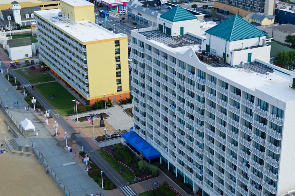 Courtyard By Marriott Virginia Beach Oceanfront South 9