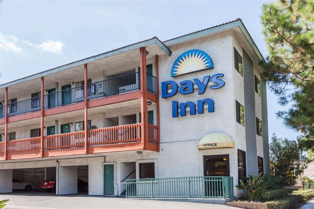 Days Inn By Wyndham Anaheim West 1