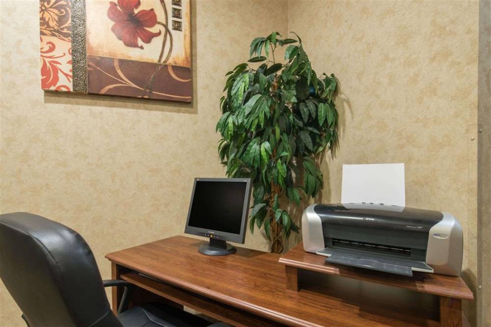 Days Inn By Wyndham Duluth Lakewalk 4