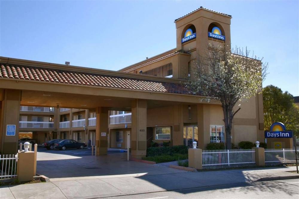 Days Inn By Wyndham Hayward Airport 1