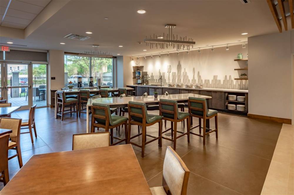 Doubletree By Hilton Dallas-farmers Branch  Tx 4