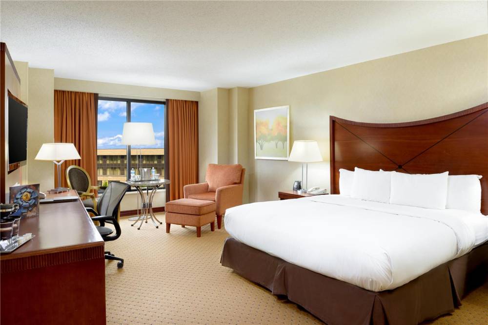 Doubletree By Hilton Washington Dulles Airport 4