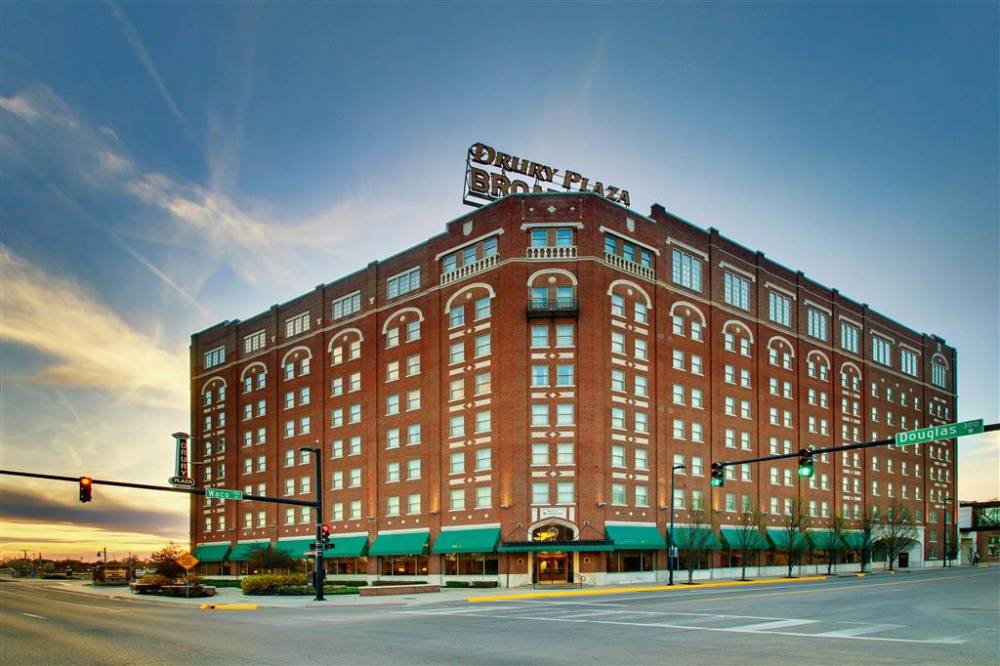 Drury Plaza Hotel Broadview Wichita 1