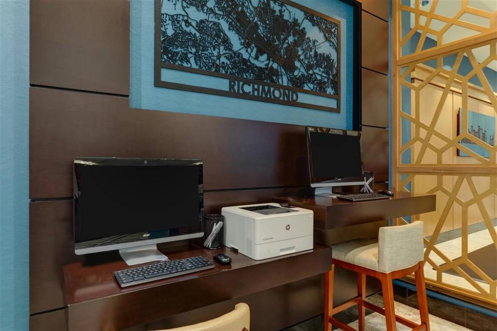 Drury Plaza Hotel Dallas Arlington 4