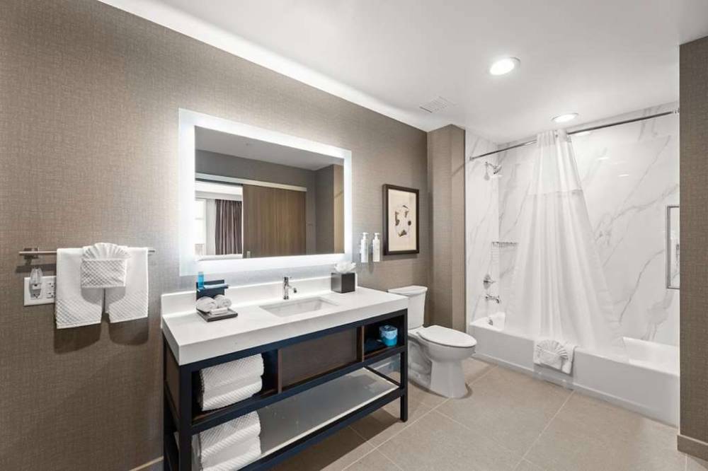 Embassy Suites By Hilton Irving Las Colinas 9